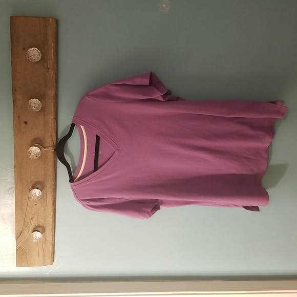 NWOT Isaac Mizrahi V-neck T-shirt SZ XL